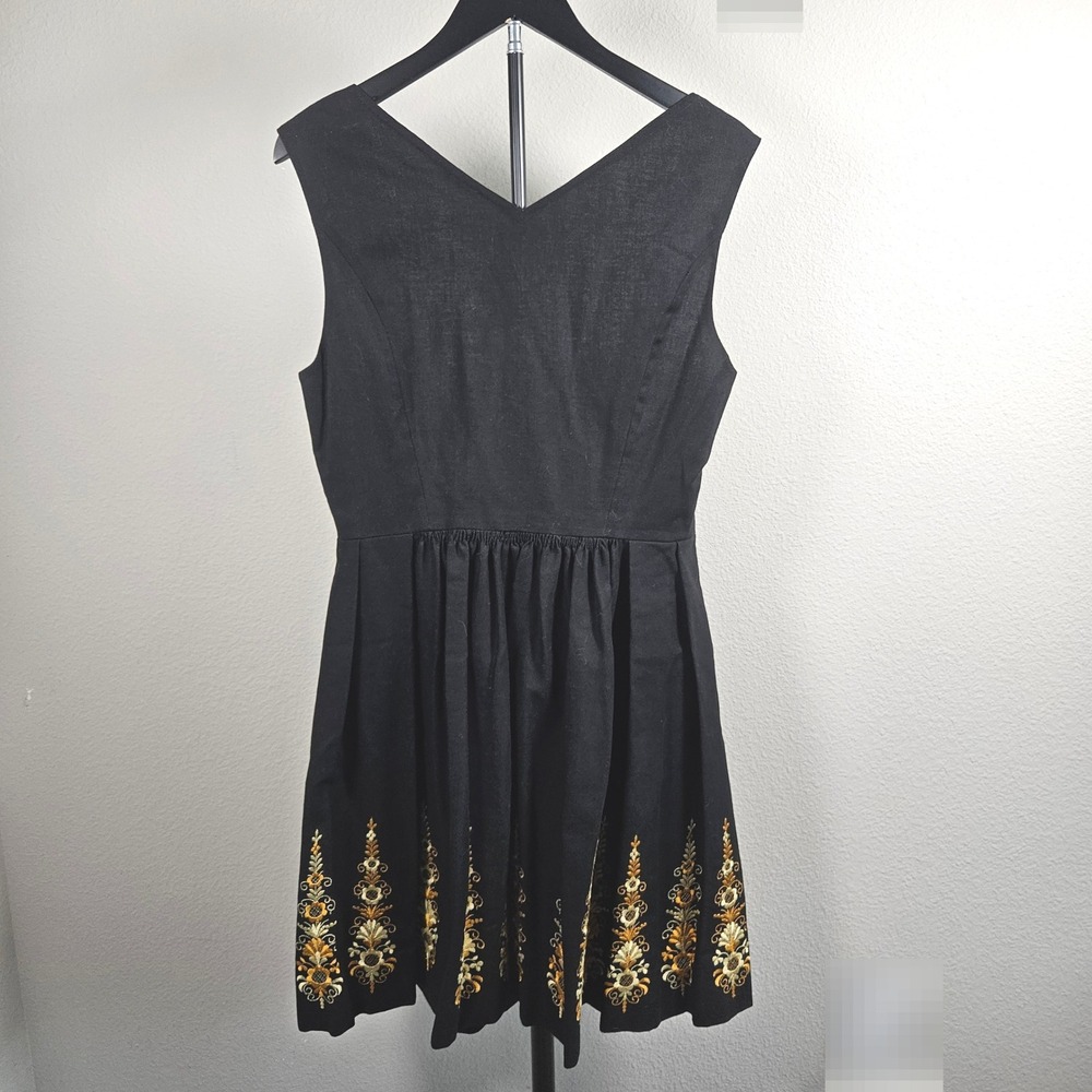 Kathrin Dress Women 44 Black Gold Floral Embroidered Austrian Trachten Folk VTG
